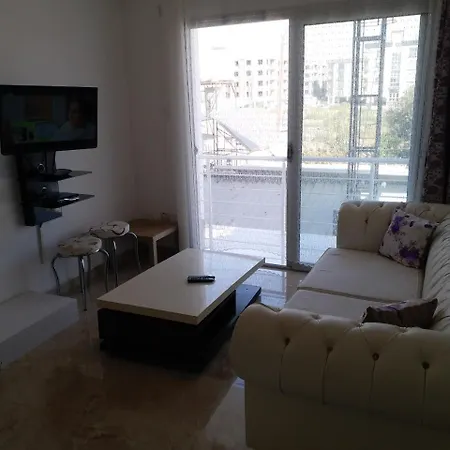 Lefkosa'da Heryer Elinizin Altinda Apartmán